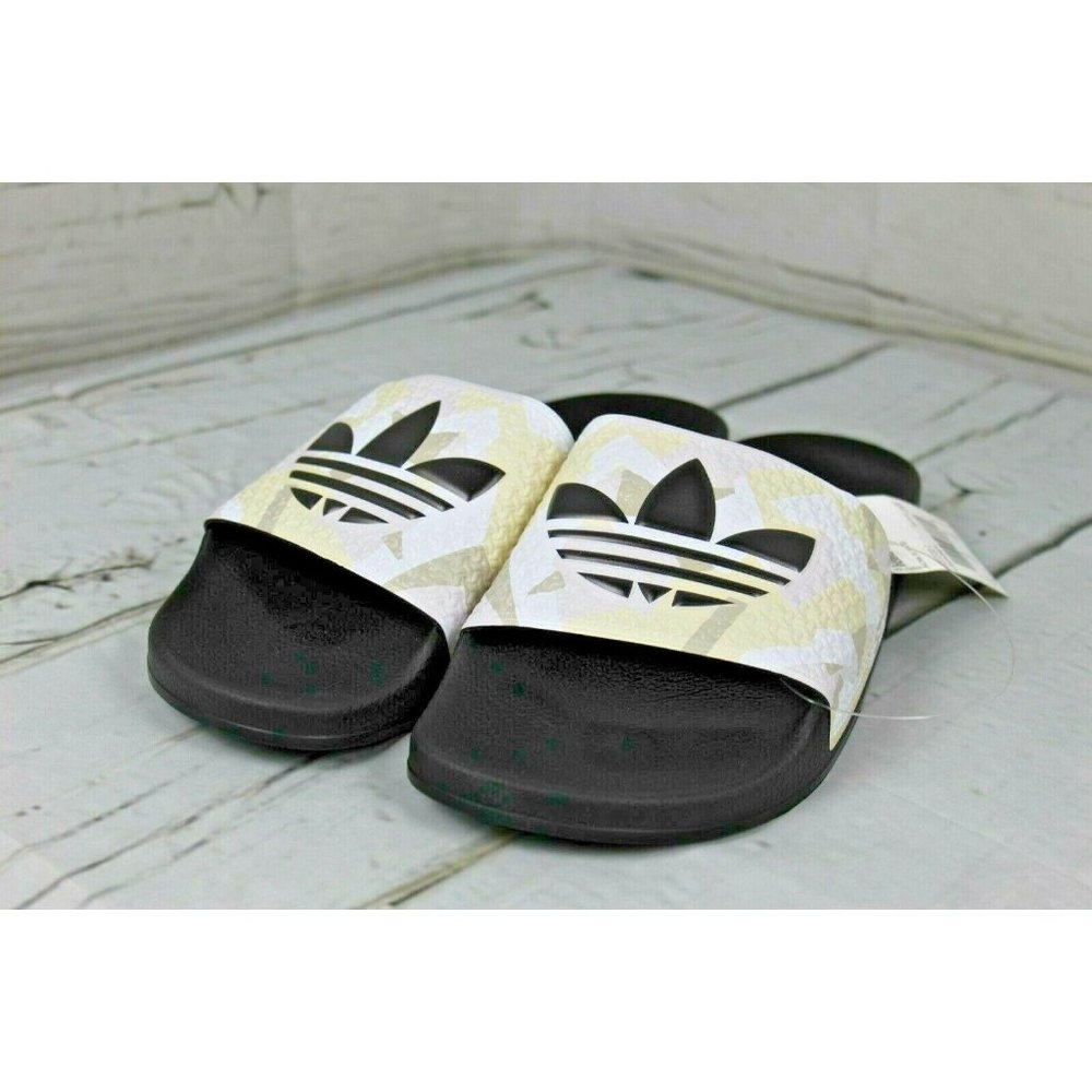 Rare adidas Adilette Slides Men's 11 Camo NEW